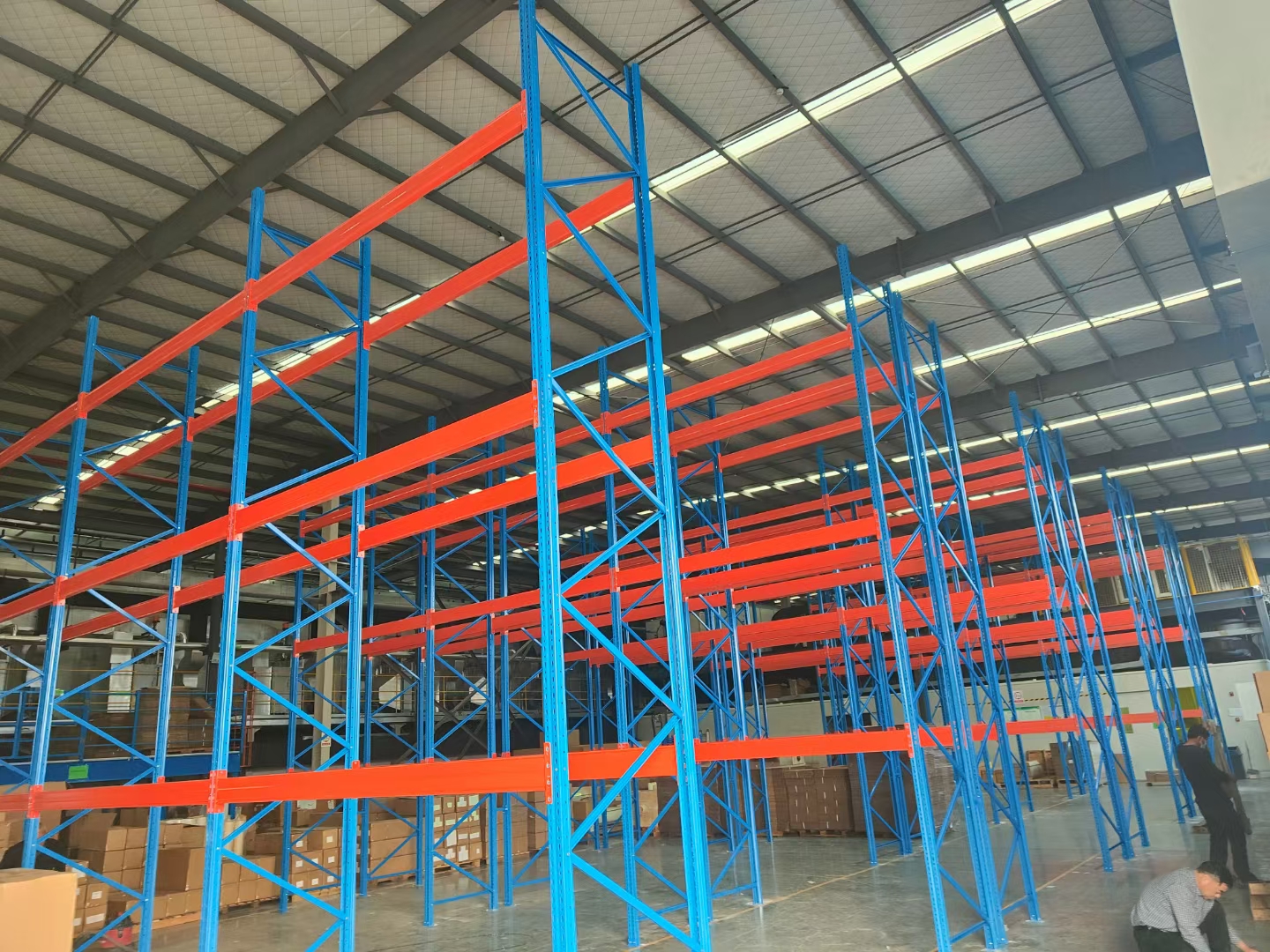 倉庫貨架規(guī)劃廠家哪里找？--找深圳兄弟貨架